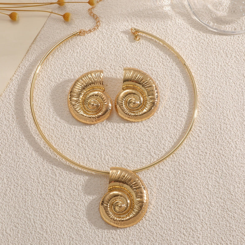 Bohemian Conch Earrings and Necklace Set