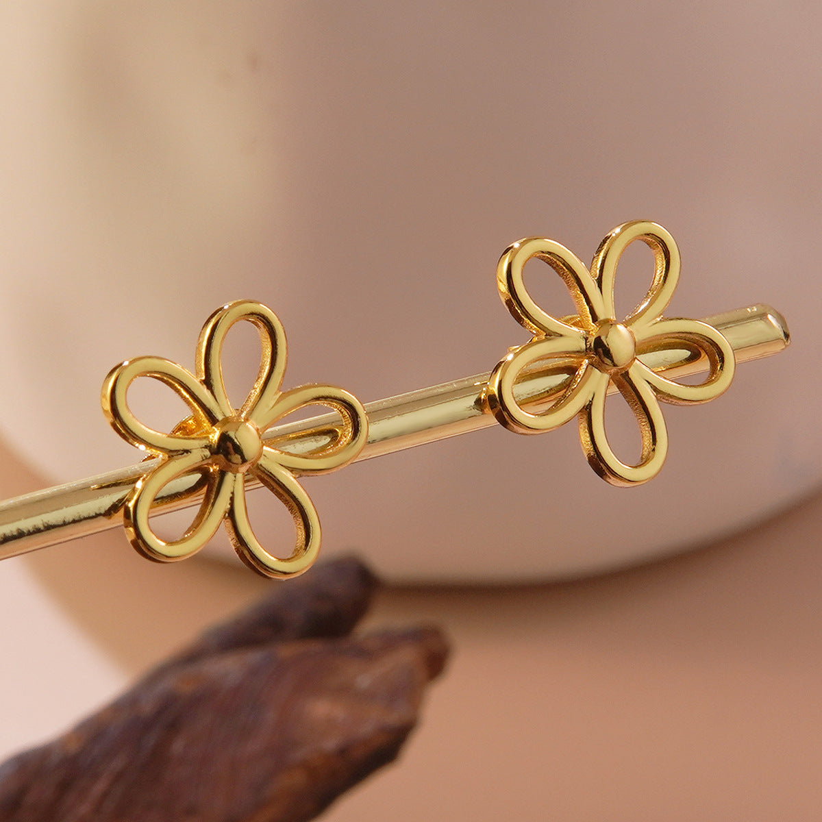 Five-leaf flower earrings