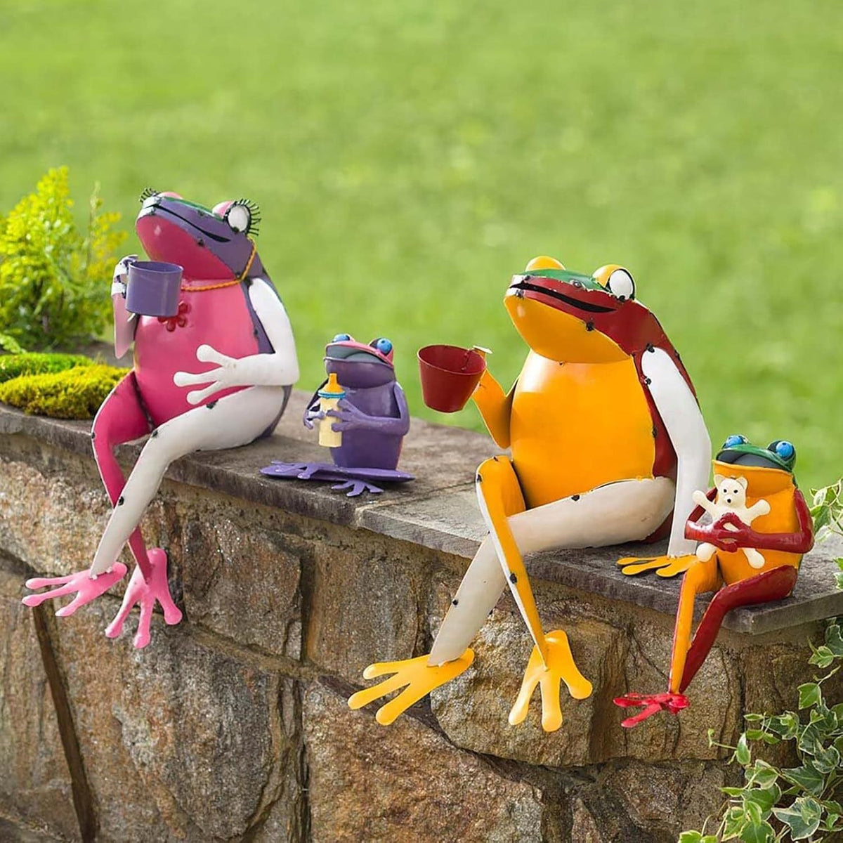 Wrought Iron Frog Garden Decoration