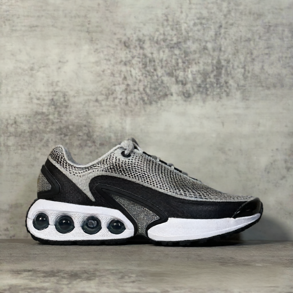 Air-cushioned men's sports shoes with large sizes